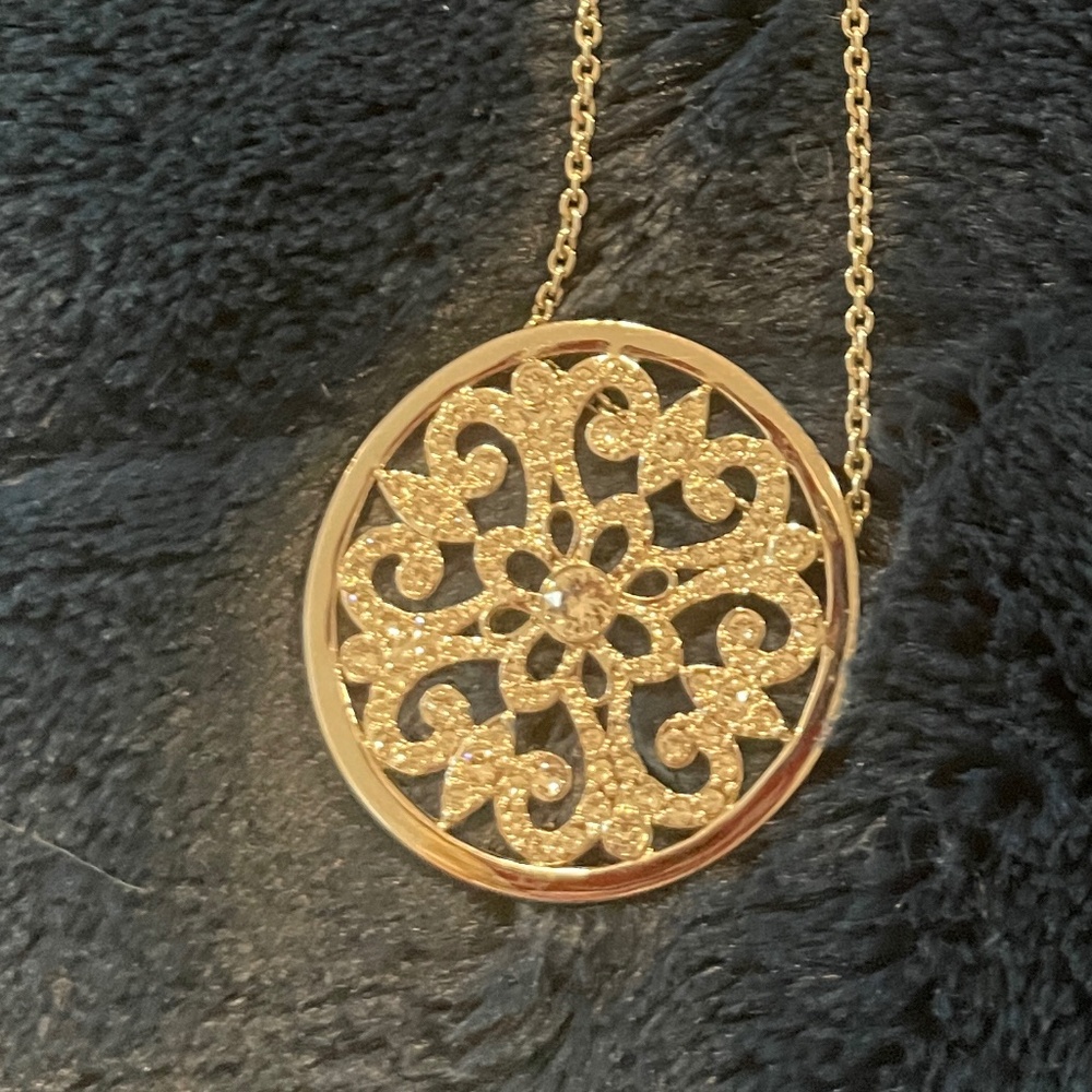 TOUCHSTONE CRYSTAL - Medallion Necklace - Picture 3 of 3